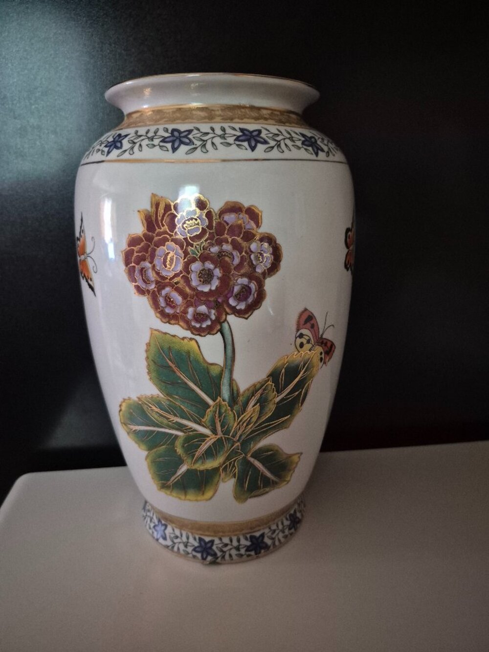 VINTAGE VASE IS AN ANDREA BY SADEK  12"